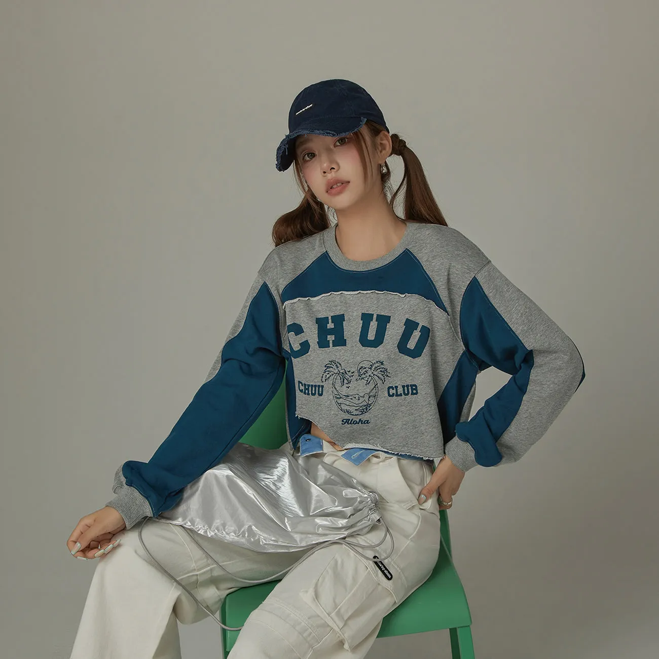 Cropped Logo Color Loosefit Sweatshirt