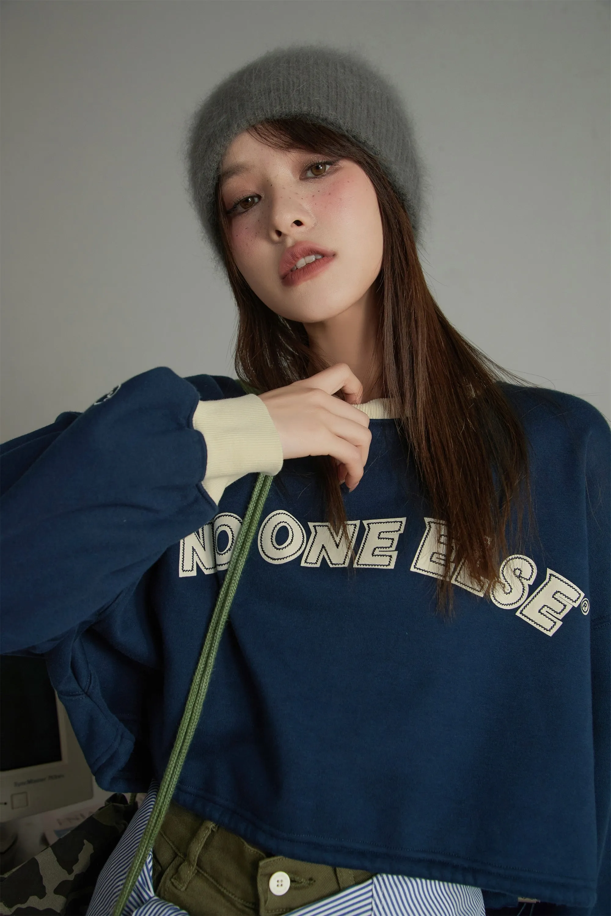 Essential Cropped Loose-Fit Sweatshirt