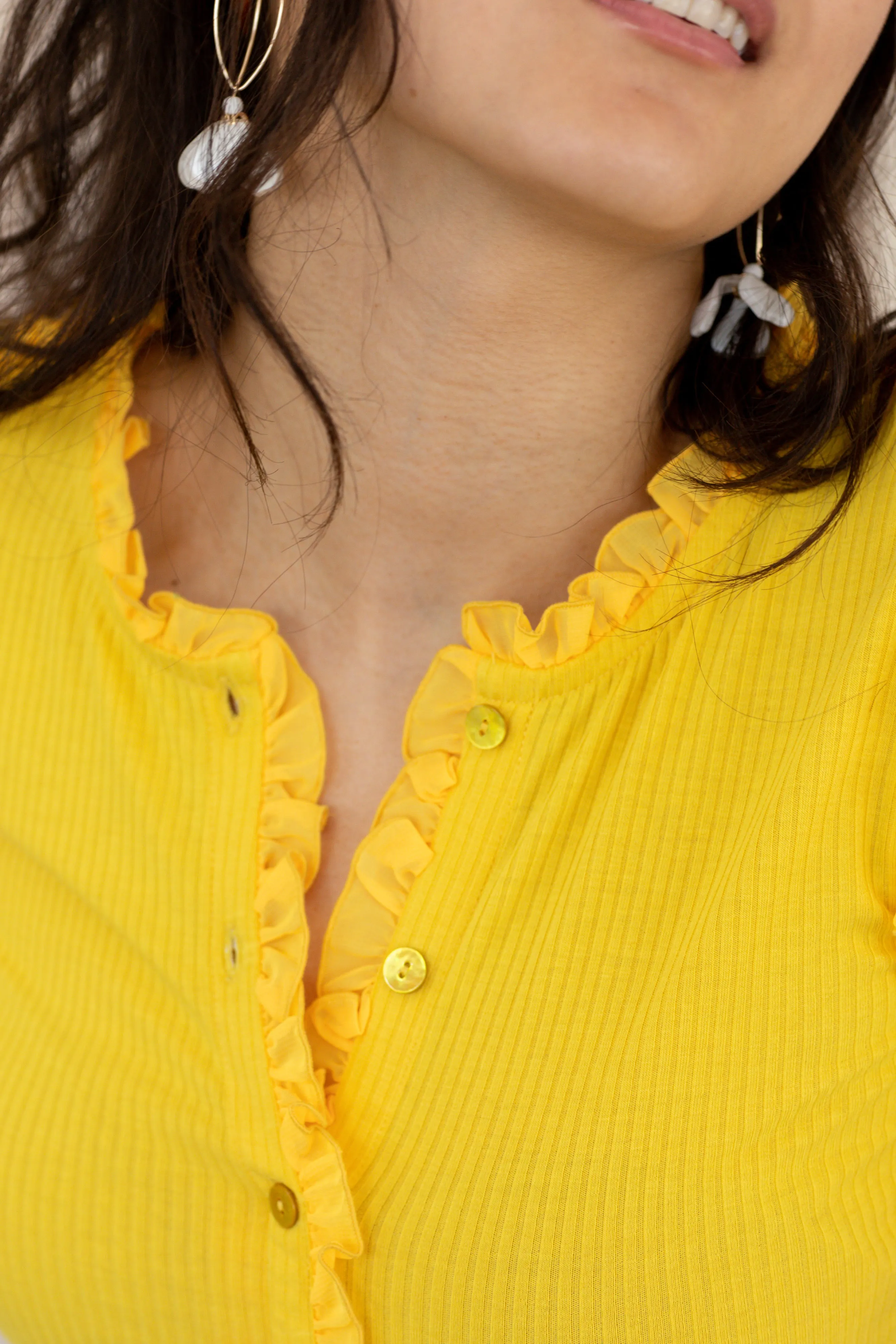 THE RUFFLE EDGE TOP ~ Lemon